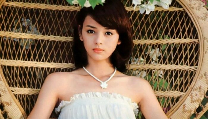 女優の岡田奈々が若い頃に歌う 青春の坂道 の動画や画像が激かわいい