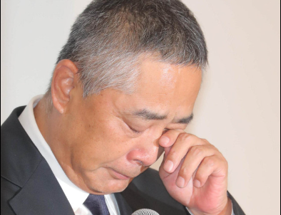 吉本興業の岡本社長は50 減俸で年収いくらに 辞任しろの声も