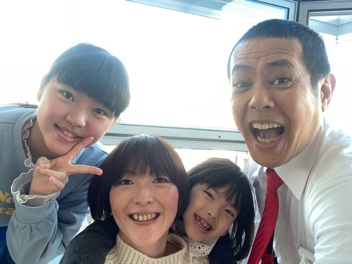 ノッチの次女 ダウン症 はデマ 娘の病気は 異汗性湿疹 で超難病